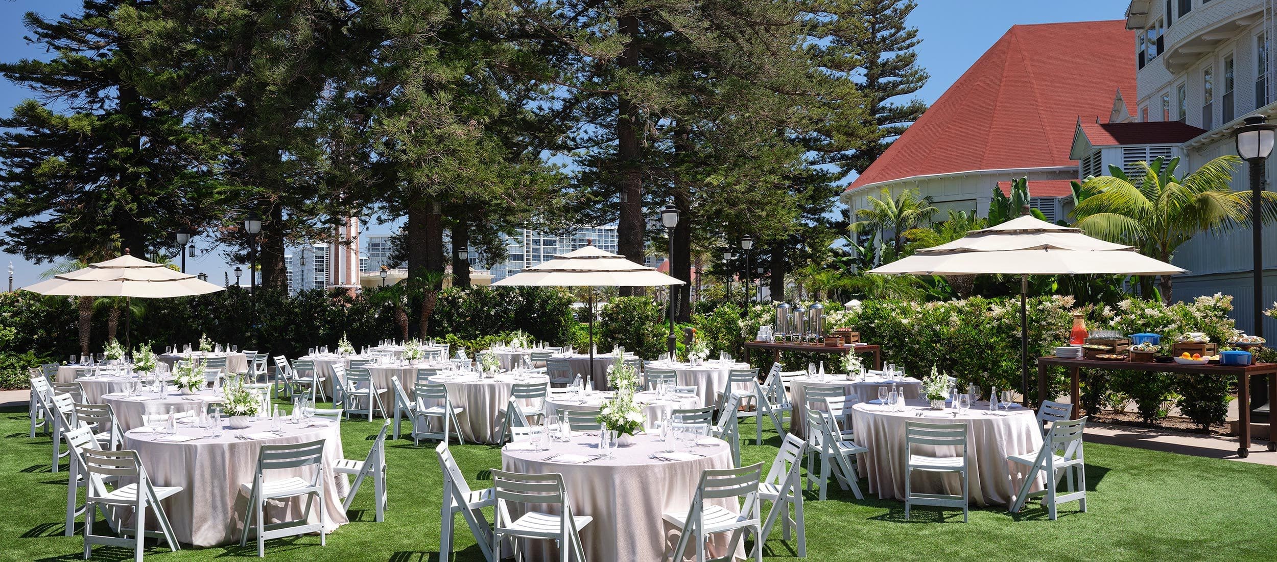 Founders Lawn Lunch Setup