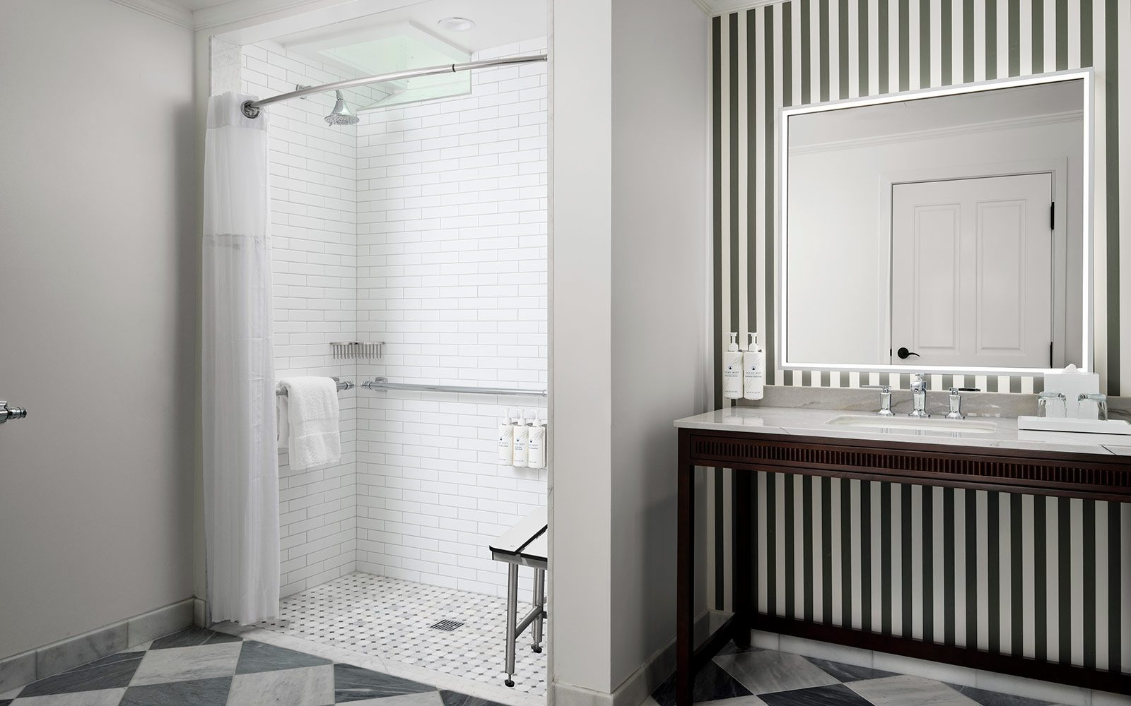 Victorian Oceanfront Balcony – Mobility Accessible with Roll-in Shower