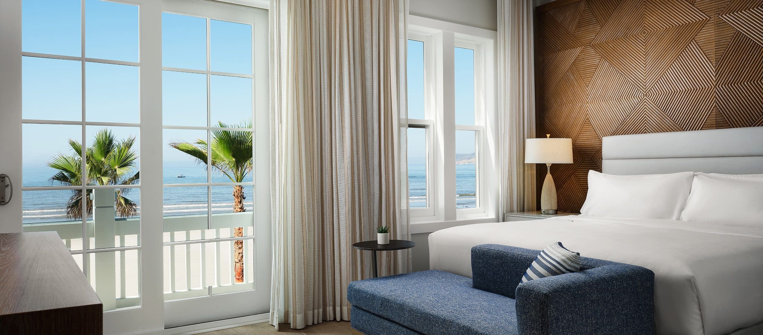 Oceanfront king bedroom